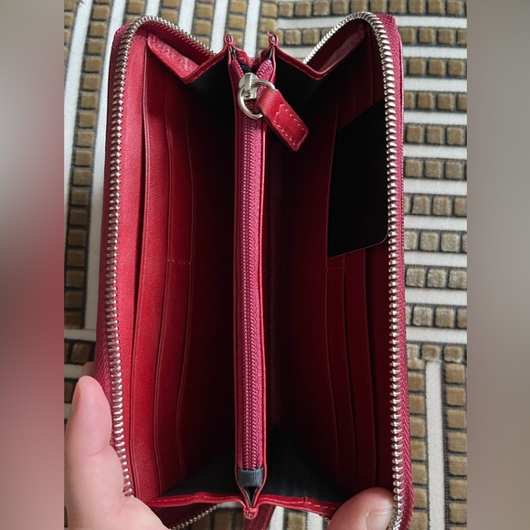 Gianfranco Ferre Metallic Red Leather Wallet - Picture 6 of 9